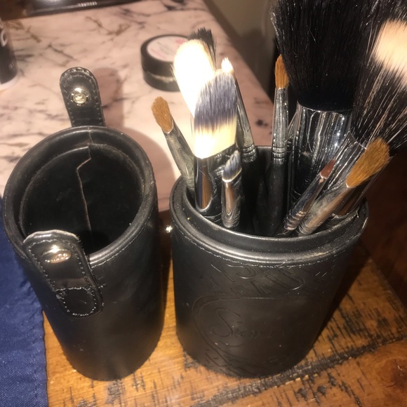Sigma Brushes